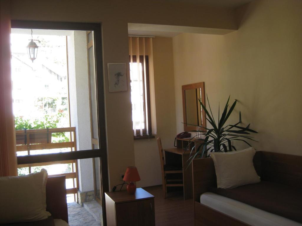 Family Hotel Veronika Devin Phòng bức ảnh