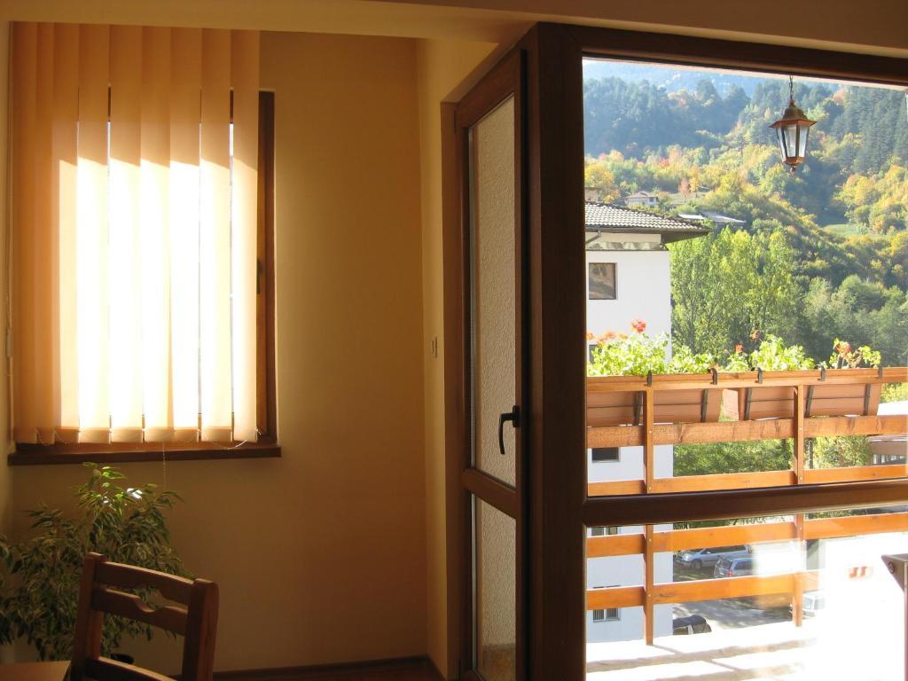 Family Hotel Veronika Devin Ngoại thất bức ảnh
