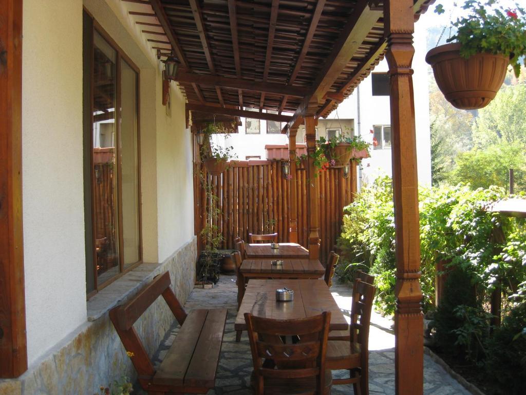 Family Hotel Veronika Devin Ngoại thất bức ảnh