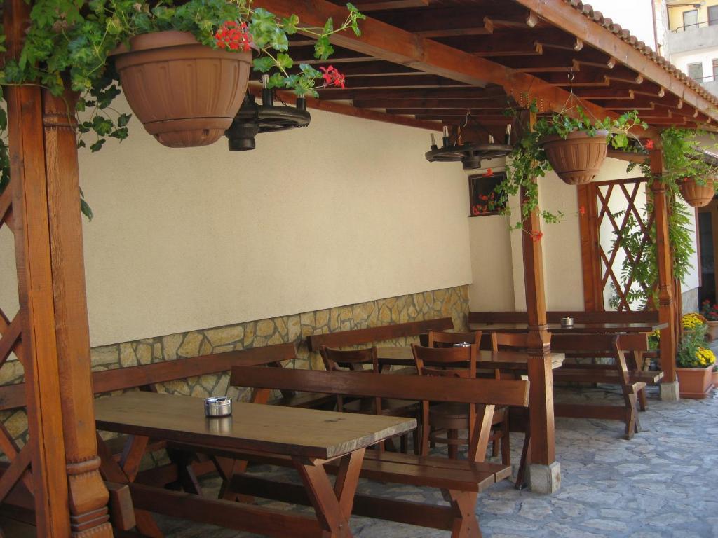 Family Hotel Veronika Devin Ngoại thất bức ảnh