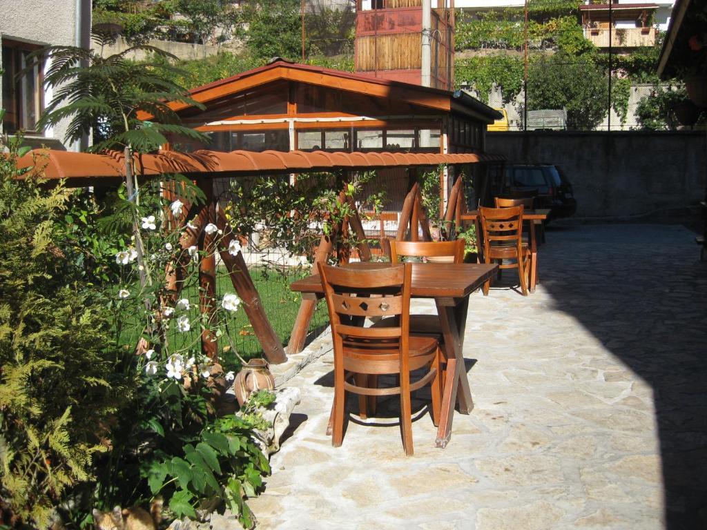 Family Hotel Veronika Devin Ngoại thất bức ảnh